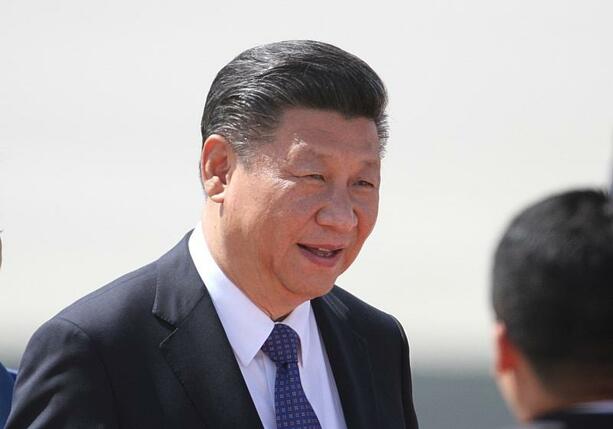 Bild vergrößern: Von der Leyen und Macron mahnen Xi zu besseren Handelsbedingungen