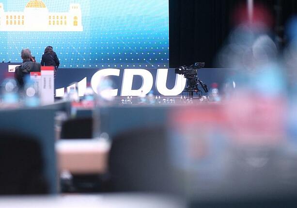 Bild vergrößern: CDU-Parteitag geht weiter - Europathemen im Fokus
