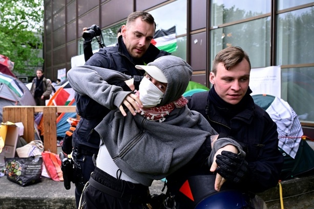 Bild vergrößern: 79 vorübergehende Festnahmen bei propalästinensischem Protestcamp an Berliner FU