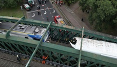 Mindestens 30 Verletzte bei Zusammenstoß zweier Züge in Buenos Aires