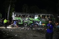 Mindestens elf Tote bei Schulbusunglck in Indonesien