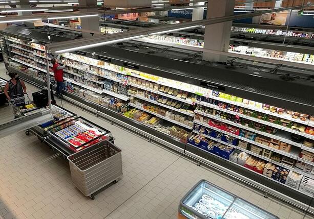 Bild vergrößern: Wagenknecht fordert Supermarktgipfel im Kanzleramt
