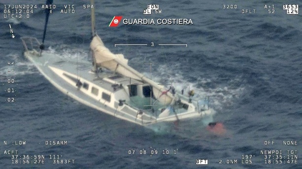 Bild vergrößern: Tödliche Bootsunglücke im Mittelmeer: Suche nach dutzenden Vermissten