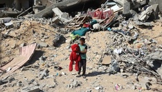 Beschuss in der Nähe von Vertriebenencamps im Gazastreifen: IKRK meldet über 20 Tote