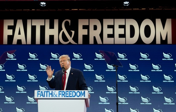 Bild vergrößern: Trump an evangelikale Christen: Werde religiöse Freiheit aggressiv verteidigen