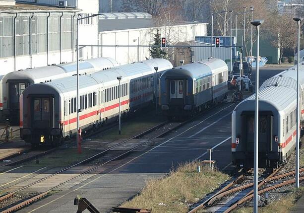 Bild vergrößern: Bericht: Bahn prüft Streichung von IC-Verbindungen in Ostdeutschland