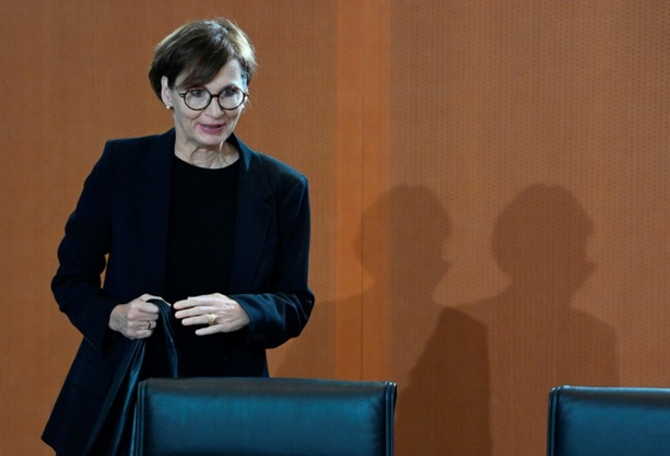 Bild vergrößern: Stark-Watzinger weist Vorwürfe zu Fördergeld-Affäre im Bundestag zurück