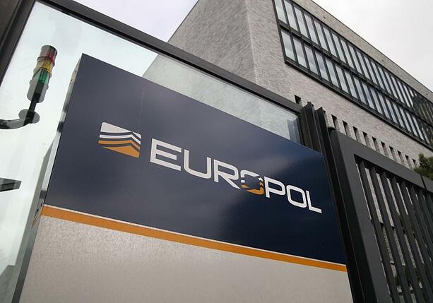Bild vergrößern: Bundesregierung will Zusammenarbeit mit Europol verbessern
