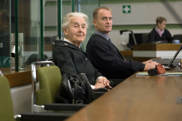 Bild vergrößern: Notorische Holocaustleugnerin Haverbeck zu Haftstrafe ohne Bewährung verurteilt