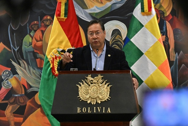 Bild vergrößern: Putschversuch in Bolivien: Präsident Arce bestreitet Inszenierung