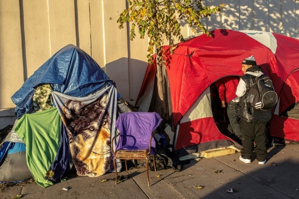 Bild vergrößern: Oberster Gerichtshof der USA bestätigt Verbot von Obdachlosencamps