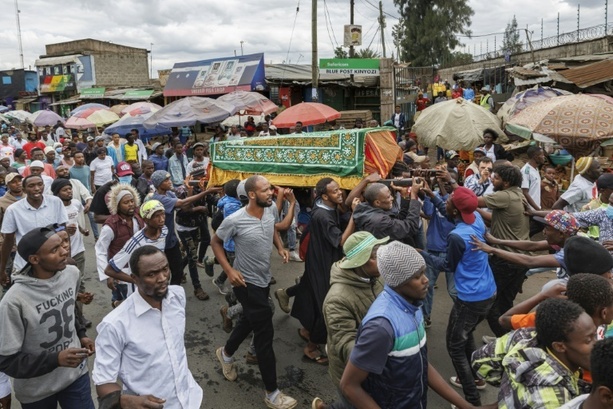 Bild vergrößern: Human Rights Watch: Mindestens 30 Tote bei regierungskritischen Protesten in Kenia