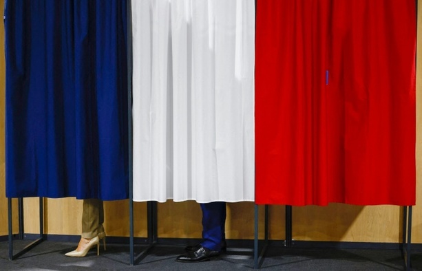 Bild vergrößern: Schon knapp 60 Prozent Wahlbeteiligung bei Parlamentswahl in Frankreich