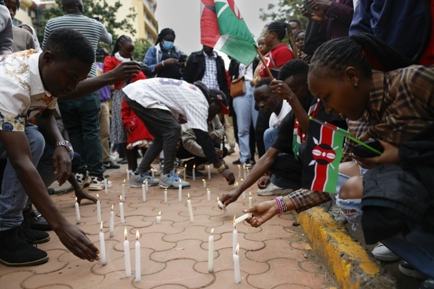 Bild vergrößern: Gedenken an Tote bei regierungskritischen Protesten in Kenia