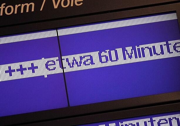Bild vergrößern: Union will EM-Pannen der Bahn im Bundestag aufarbeiten