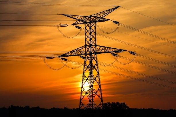 Bild vergrößern: Verivox: Stromnetzgebühren auf dem Land deutlich höher als in der Stadt