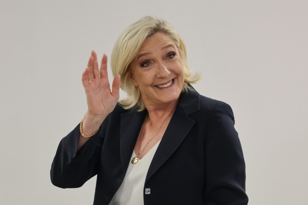 Bild vergrößern: Frankreichs Rechtspopulisten wollen auch ohne absolute Mehrheit an die Regierung