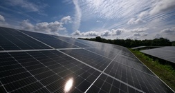 Betreiber: Größter Solarpark Europas im Leipziger Umland eingeweiht