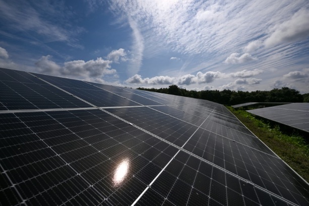 Bild vergrößern: Betreiber: Größter Solarpark Europas im Leipziger Umland eingeweiht