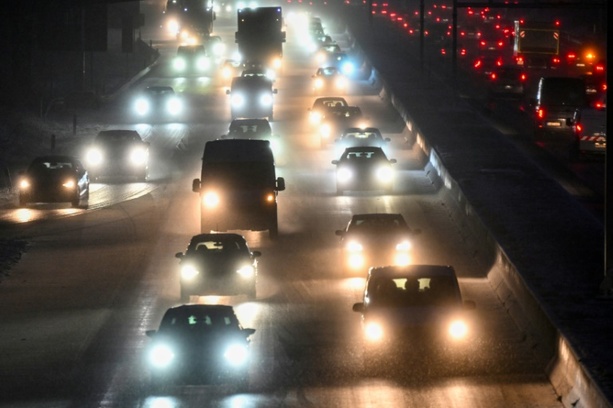 Bild vergrößern: Regierung gibt Startschuss für Lkw-Schnellladeinfrastruktur an Autobahnen