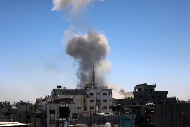 Bild vergrößern: Israelische Armee: Einsätze im gesamten Gazastreifen dauern an