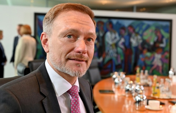 Bild vergrößern: Spiegel: Lindner plant 2025 mit Neuverschuldung von über 40 Milliarden Euro