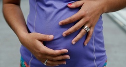 Bundestag verabschiedet Gesetz gegen Gehsteigbelästigung von Schwangeren