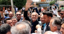 Nach Präsidentenwahl im Iran: Reformer Peseschkian wirbt innenpolitisch um Vertrauen