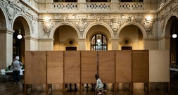 Parlamentswahl in Frankreich: Bis zum Mittag höchste Wahlbeteiligung seit 1981