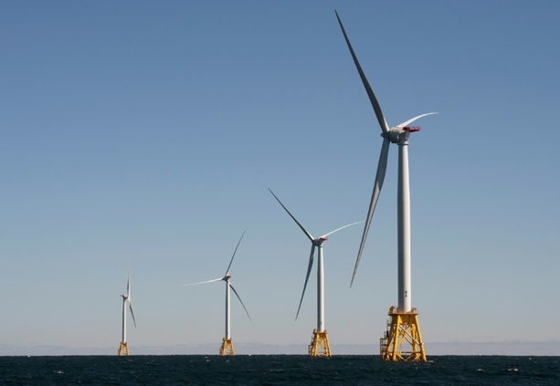 Bild vergrößern: Offshore-Windindustrie: Zubau neuer Anlagen nimmt Fahrt auf