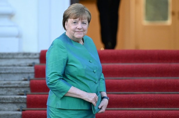 Bild vergrößern: SPD-Vorsitzende Esken lobt besonderes Einfühlungsvermögen von Angela Merkel