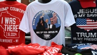 Fan-Shirts mit berühmtem Trump-Attentats-Foto Verkaufshit bei Republikaner-Parteitag