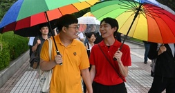 Südkoreas Oberstes Gericht gesteht gleichgeschlechtlichen Paaren mehr Rechte zu