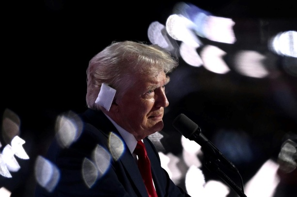Bild vergrößern: Trump in Rede auf Parteitag: Werde jede einzelne internationale Krise beenden