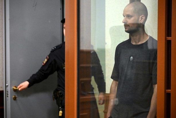 Bild vergrößern: US-Journalist Gershkovich in Russland zu 16 Jahren Haft in Strafkolonie verurteilt