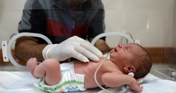 Krankenhaus im Gazastreifen: Baby aus Bauch von getöteter Schwangerer gerettet