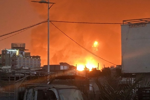Bild vergrößern: Drei Tote bei israelischem Angriff auf von Huthis kontrollierte Hafenstadt Hodeida