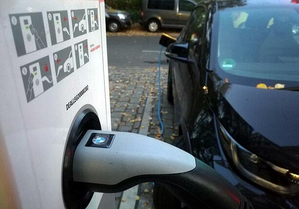 Bild vergrößern: Umwelthilfe will Förderung für kleine Elektro-Firmenwagen