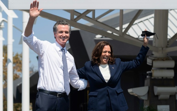 Bild vergrößern: Als Biden-Ersatz gehandelter Gouverneur von Kalifornien unterstützt Harris