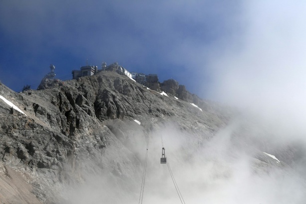 Bild vergrößern: Unwetter auf Gipfel der Zugspitze: 18-Jähriger von Blitz erschlagen