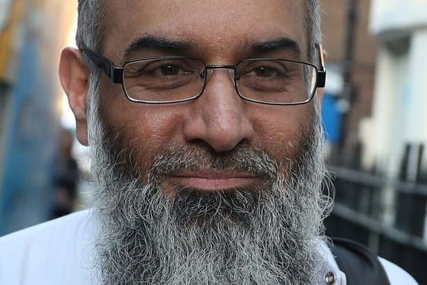 Bild vergrößern: Terrorvorwürfe: Londoner Gericht verurteilt islamistischen Prediger Choudary
