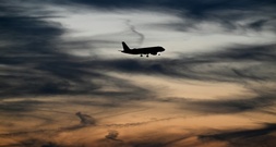 Britische Luftfahrtbehörde will klare Informationen zum CO-Fußabdruck von Flügen