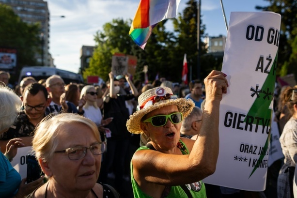 Bild vergrößern: Tausende demonstrieren in Polen für Liberalisierung des Abtreibungsrechts