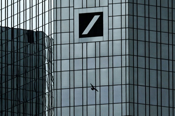 Bild vergrößern: Deutsche Bank im zweiten Quartal mit Verlust wegen Rückstellung für Rechtsstreit