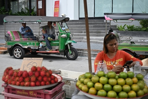 Bild vergrößern: Thailand will Wirtschaft mit Konsumschecks ankurbeln - 255 Euro für fast jeden