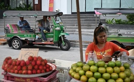 Thailand will Wirtschaft mit Konsumschecks ankurbeln - 255 Euro für fast jeden