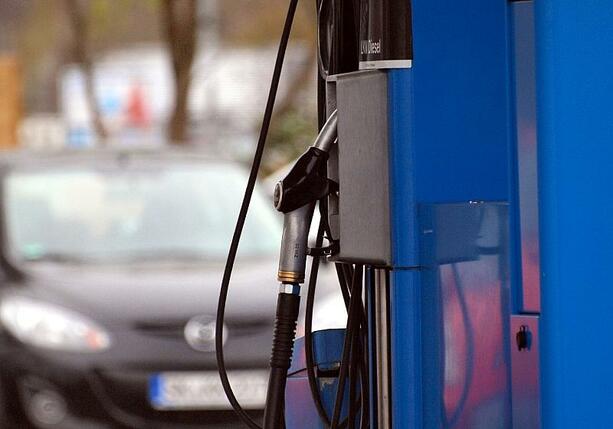 Bild vergrößern: Dieselpreis sinkt auf Jahrestiefststand