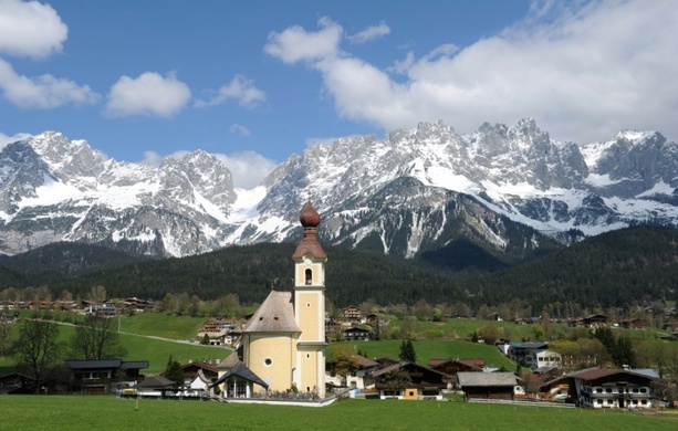 Bild vergrößern: 78-jähriger Deutscher stürzt bei Bergtour in Tirol 50 Meter in die Tiefe und stirbt