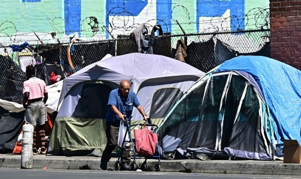 Bild vergrößern: Kaliforniens Gouverneur ordnet Auflösung von Obdachlosencamps an