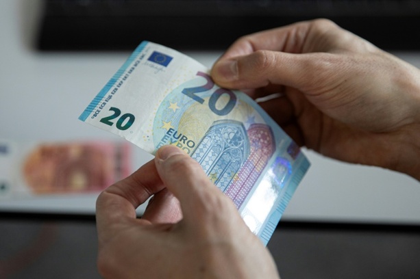 Bild vergrößern: Bundesbank: Deutlich mehr falsche Euro-Scheine im Umlauf